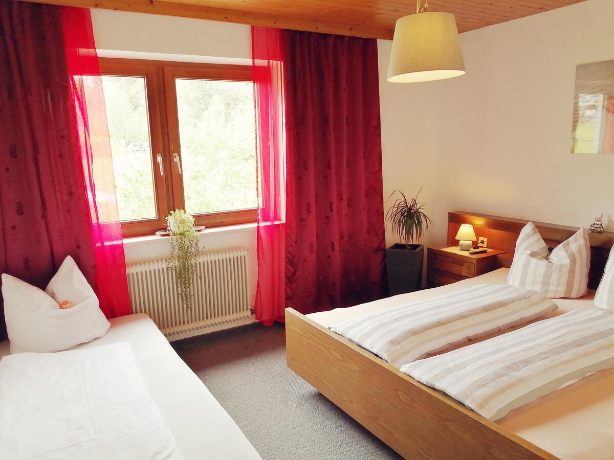 Gaestehaus Koessler Tulfes Buitenkant foto